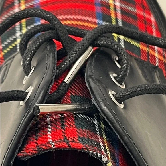 NWOT Dr. Marten Oxford Shoes Plaid Pointed Black and Red Size 8 (L) Size 7 (M) - Picture 12 of 15